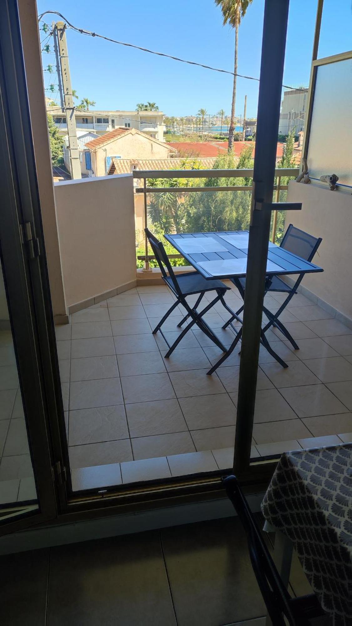 T2 Coquet Proche Plages, Port Et Centre Ville โกลเฟอ-จวน ภายนอก รูปภาพ